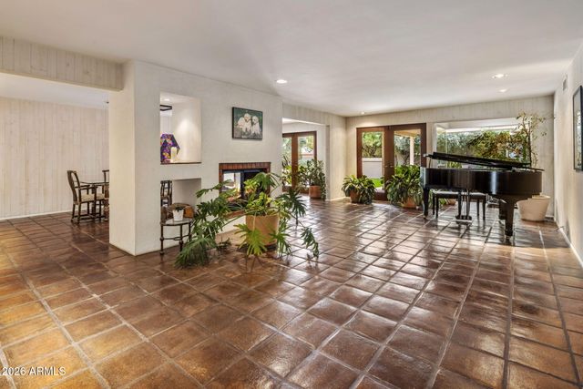 119 W KEIM Drive, Phoenix, AZ 85013