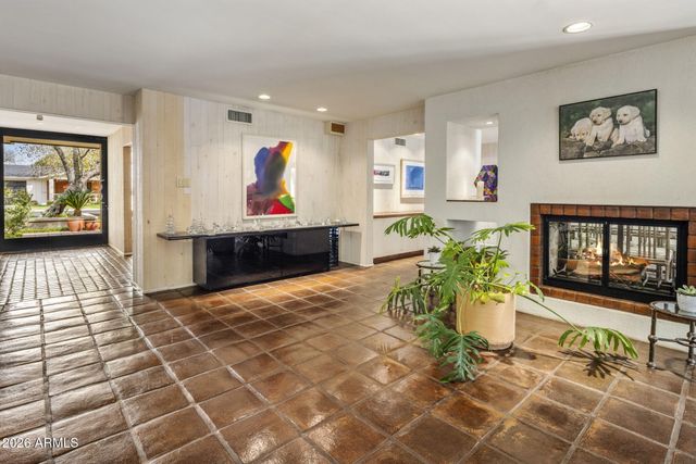 119 W KEIM Drive, Phoenix, AZ 85013