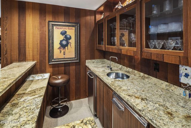 119 W KEIM Drive, Phoenix, AZ 85013