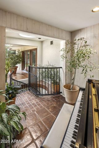 119 W KEIM Drive, Phoenix, AZ 85013