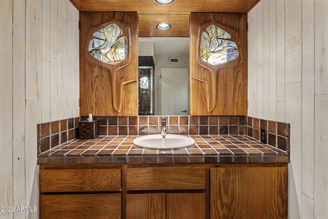 119 W KEIM Drive, Phoenix, AZ 85013