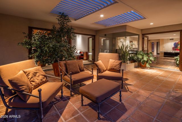 119 W KEIM Drive, Phoenix, AZ 85013