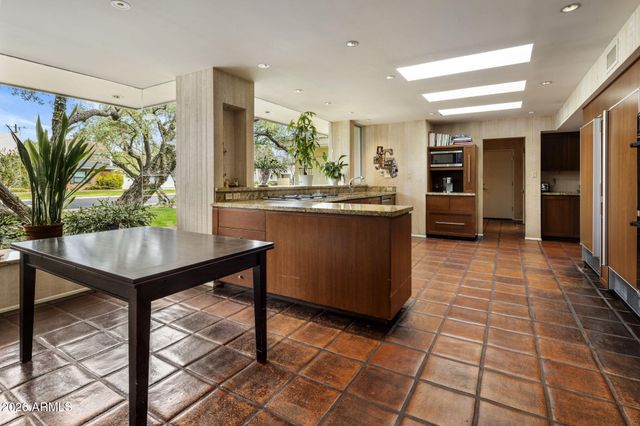 119 W KEIM Drive, Phoenix, AZ 85013