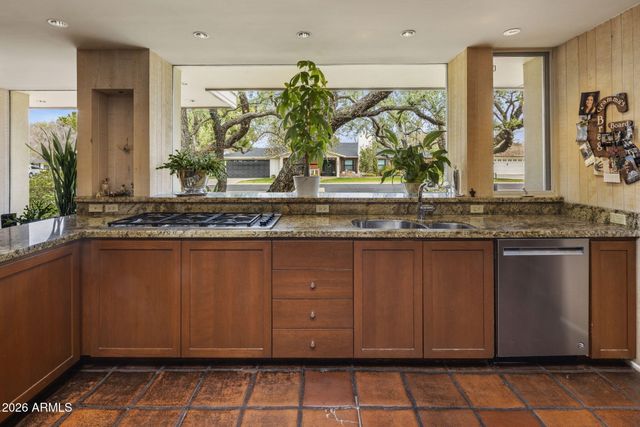 119 W KEIM Drive, Phoenix, AZ 85013