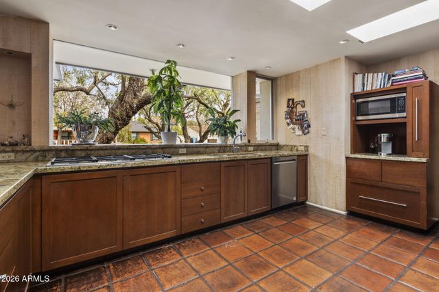 119 W KEIM Drive, Phoenix, AZ 85013