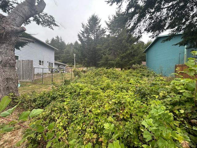 81 Fawn Drive, Shelter Cove, CA 95589