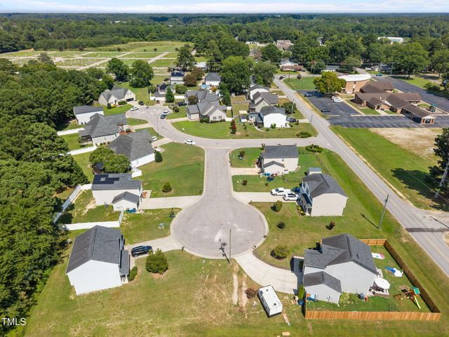 904 Willow Leaf Court, Dunn, NC 28334
