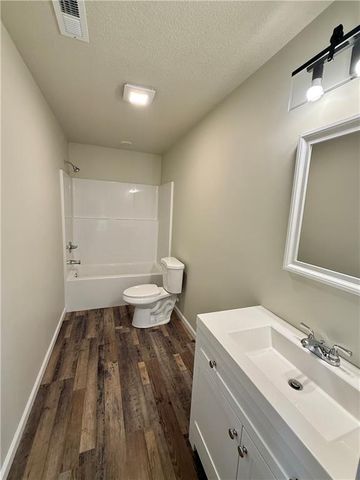 112 S Elm Street, Ottawa, KS 66067