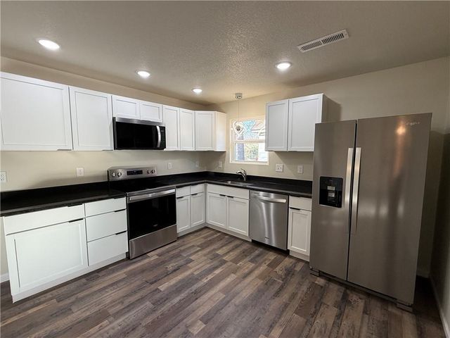 112 S Elm Street, Ottawa, KS 66067