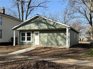 112 S Elm Street, Ottawa, KS 66067