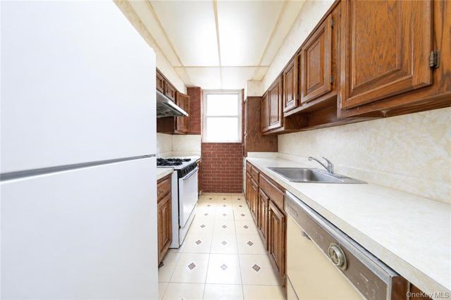 2118 E 27th Street, Brooklyn, NY 11229