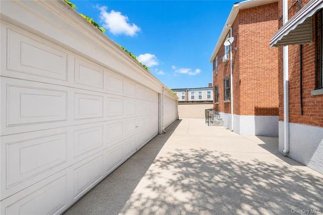 2118 E 27th Street, Brooklyn, NY 11229