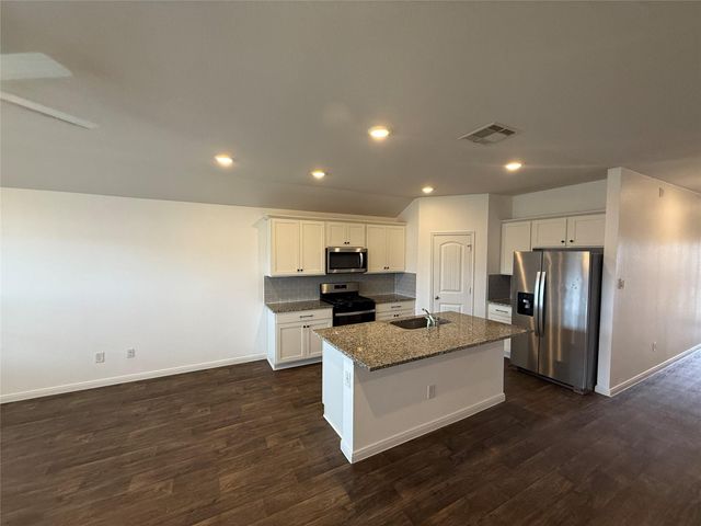 314 Abbey LN, Lockhart, TX 78644