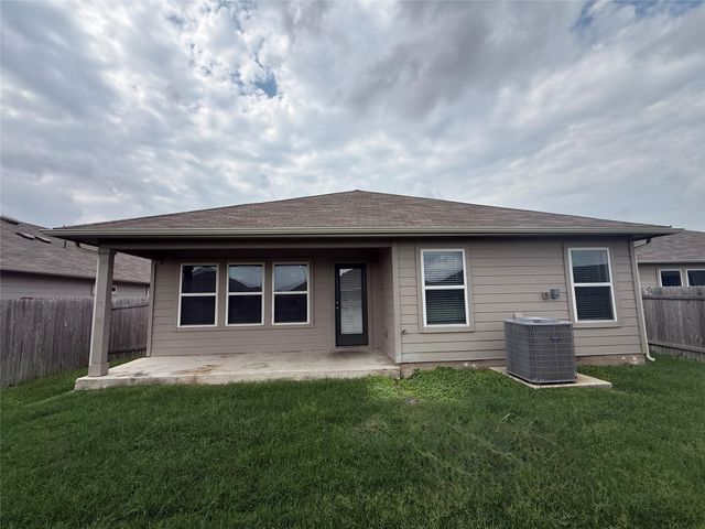 314 Abbey LN, Lockhart, TX 78644