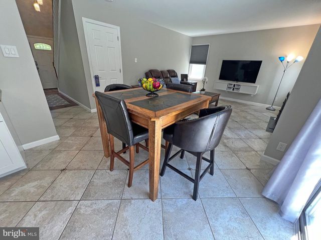 4206 UPLAND DR, Upper Chichester, PA 19061