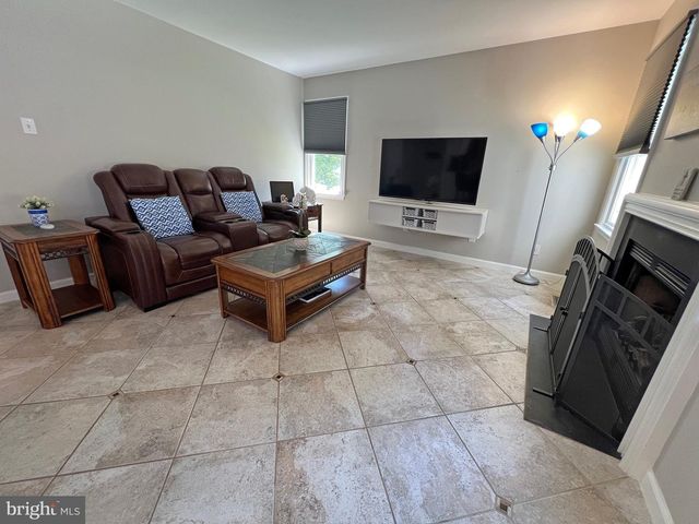 4206 UPLAND DR, Upper Chichester, PA 19061
