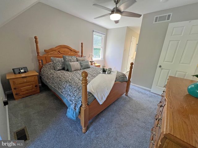 4206 UPLAND DR, Upper Chichester, PA 19061