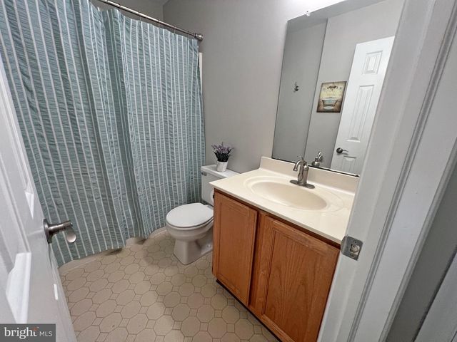 4206 UPLAND DR, Upper Chichester, PA 19061