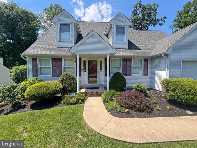 4206 UPLAND DR, Upper Chichester, PA 19061