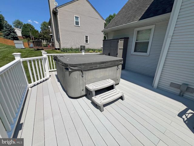 4206 UPLAND DR, Upper Chichester, PA 19061