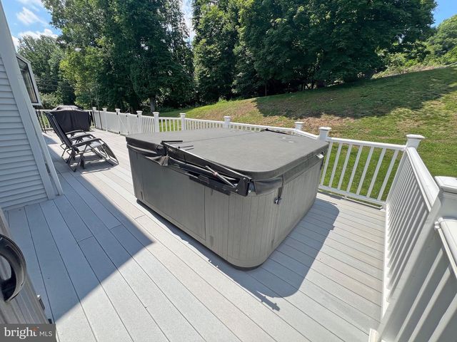 4206 UPLAND DR, Upper Chichester, PA 19061