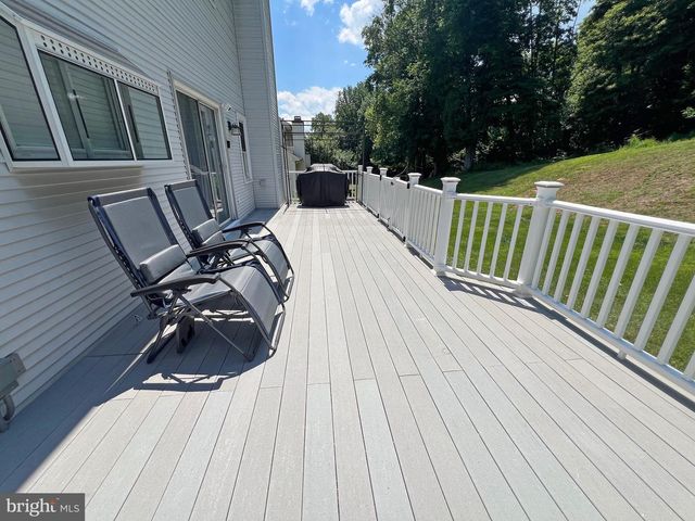 4206 UPLAND DR, Upper Chichester, PA 19061
