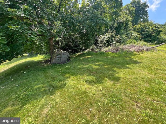 4206 UPLAND DR, Upper Chichester, PA 19061
