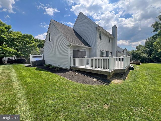 4206 UPLAND DR, Upper Chichester, PA 19061