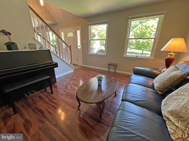 4206 UPLAND DR, Upper Chichester, PA 19061