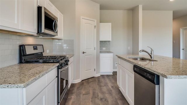 3132 Sapphire Drive, Lake Charles, LA 70607