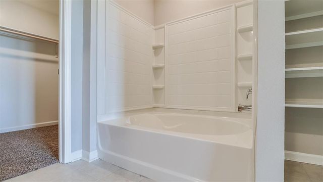 3132 Sapphire Drive, Lake Charles, LA 70607