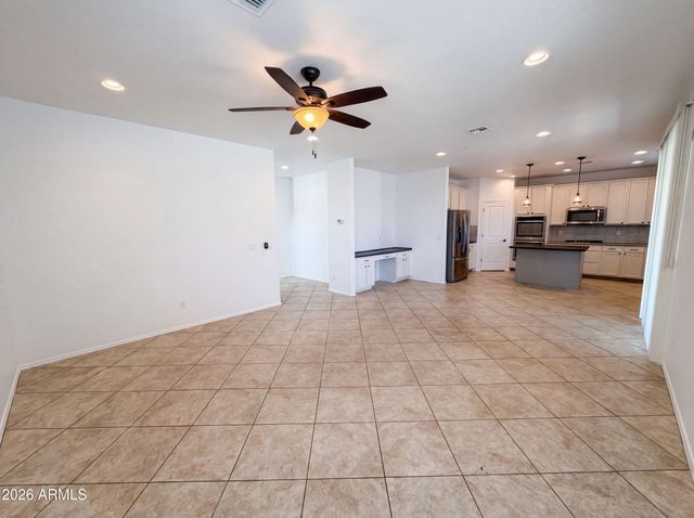 21276 W BERKELEY Road, Buckeye, AZ 85396