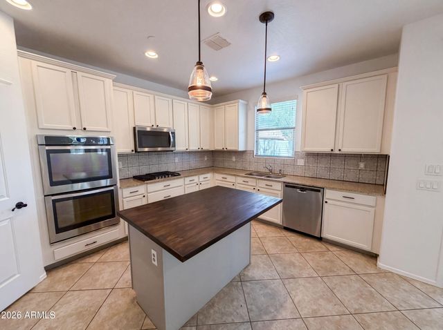 21276 W BERKELEY Road, Buckeye, AZ 85396