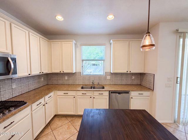 21276 W BERKELEY Road, Buckeye, AZ 85396
