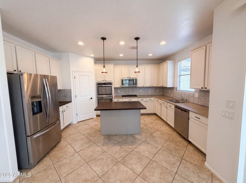 21276 W BERKELEY Road, Buckeye, AZ 85396 — photo 2