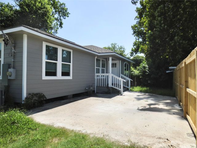 2722 Parker Road B, Houston, TX 77093