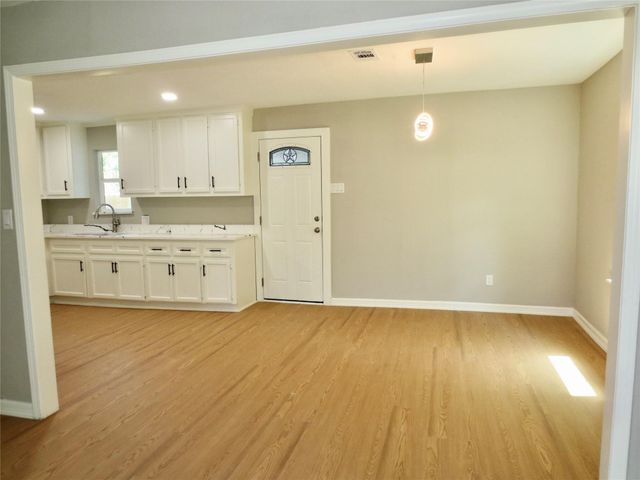 2722 Parker Road B, Houston, TX 77093