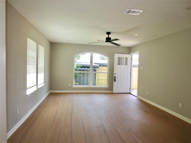2722 Parker Road B, Houston, TX 77093
