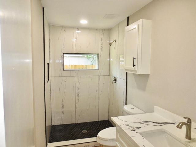 2722 Parker Road B, Houston, TX 77093