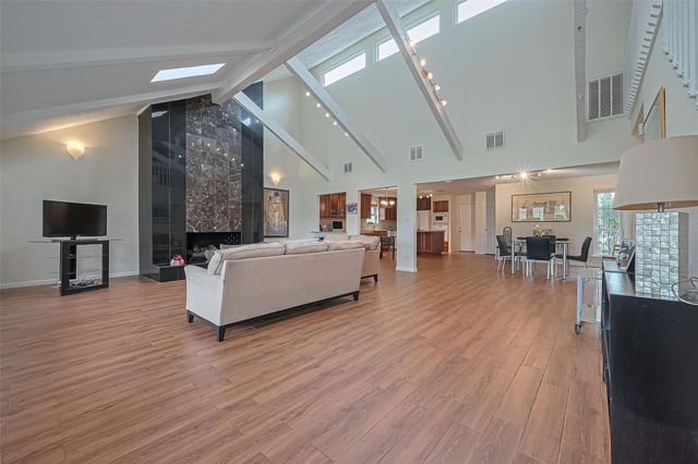 14811 El Miranda Drive, Houston, TX 77095