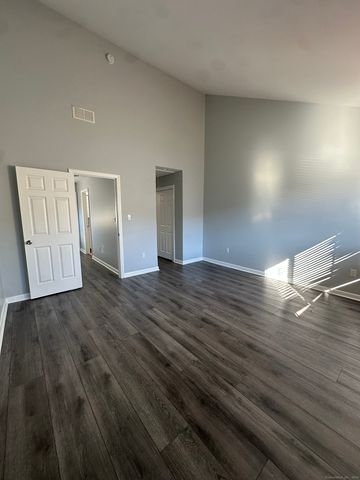 13 Deer Run 13, Bethel, CT 06801