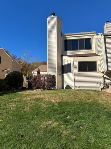 13 Deer Run 13, Bethel, CT 06801