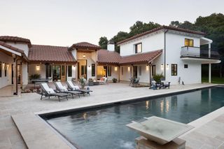 372 Corral De Tierra Road, Salinas, CA 93908