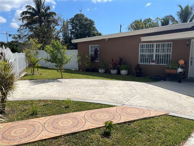 101 Miami Gardens Road 101, West Park, FL 33023