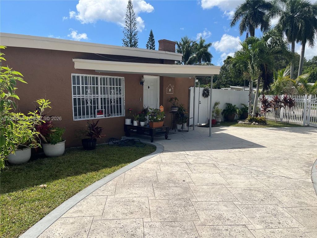 101 Miami Gardens Road 101, West Park, FL 33023