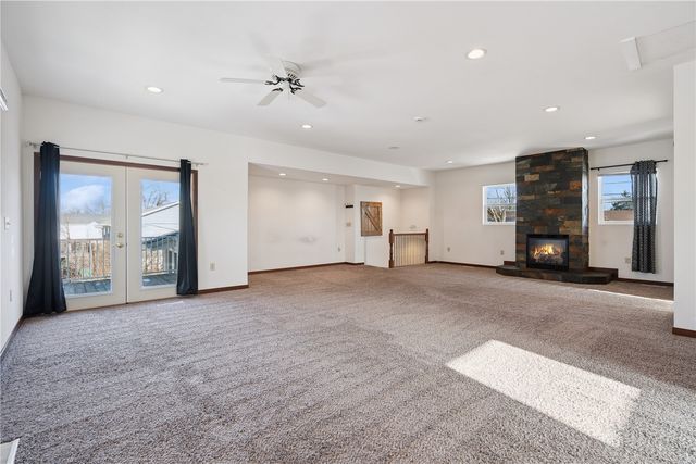 2262 C Street SW, Cedar Rapids, IA 52404