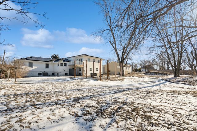 2262 C Street SW, Cedar Rapids, IA 52404