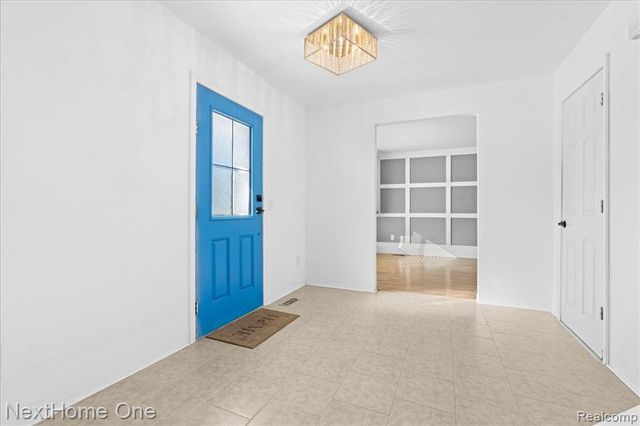 1763 Henbert Road, West Bloomfield, MI 48324