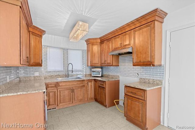 1763 Henbert Road, West Bloomfield, MI 48324