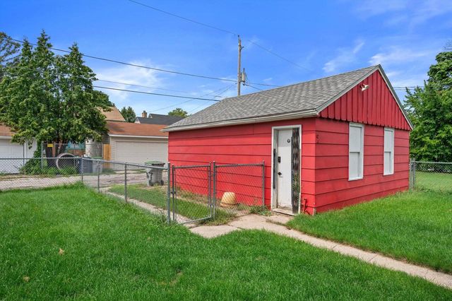 4067 N 44th STREET, Milwaukee, WI 53216